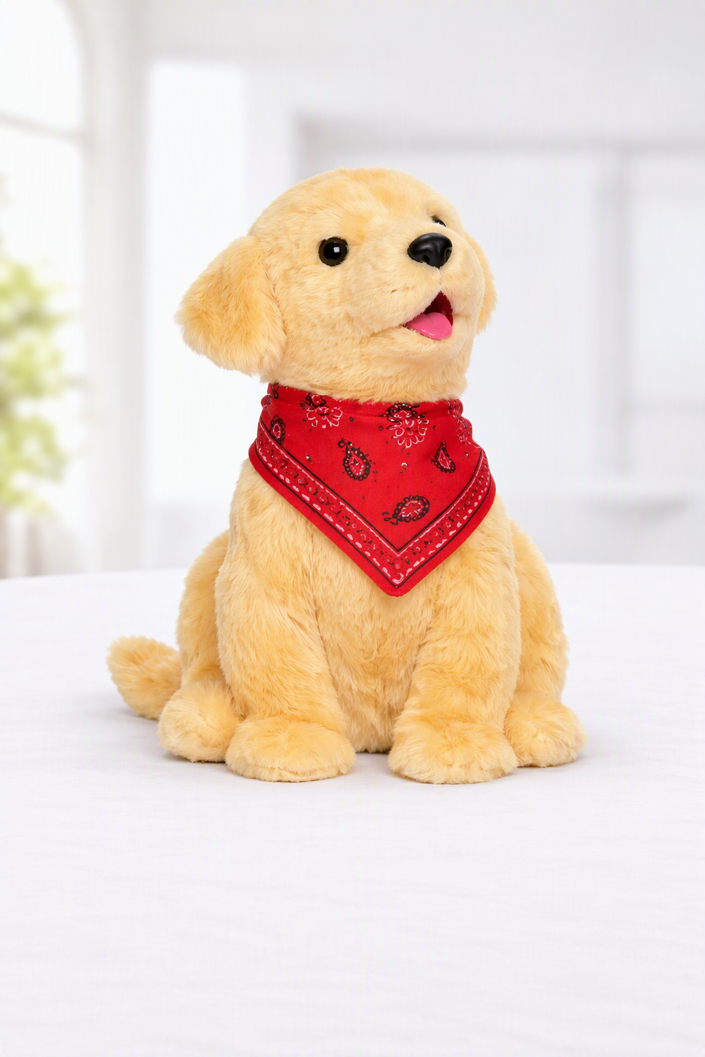 Chien blond robotisé apaisant pour personnes âgées