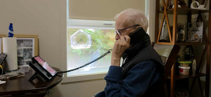 Téléphone Amical – Compagnon IA apaisant pour personnes âgées